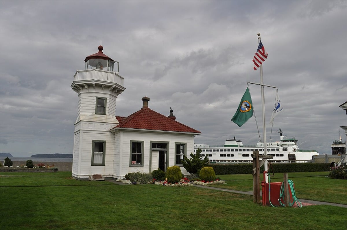 Mukilteo WA waterfront community, residential property management by Sagareus in Snohomish County near the Whidbey Island ferry