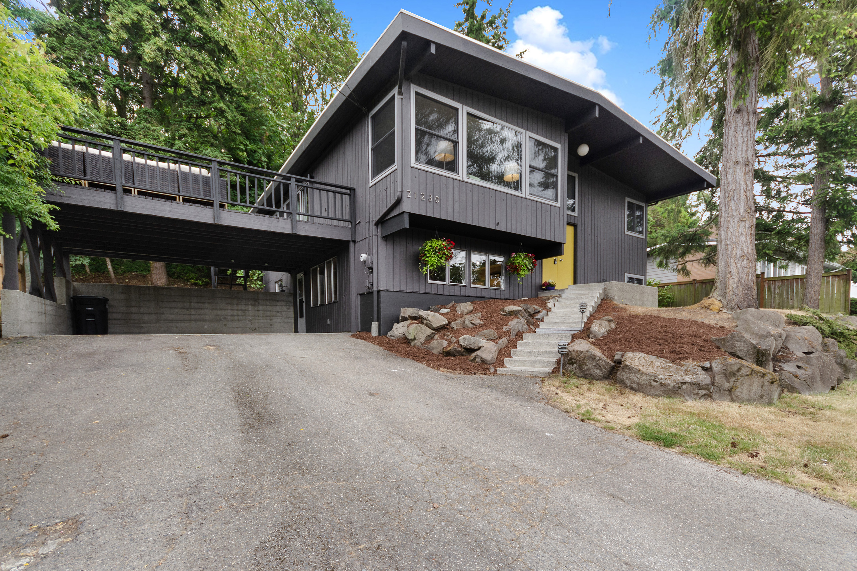 Des Moines WA rental property managed by Sagareus Property Management, waterfront community near SeaTac