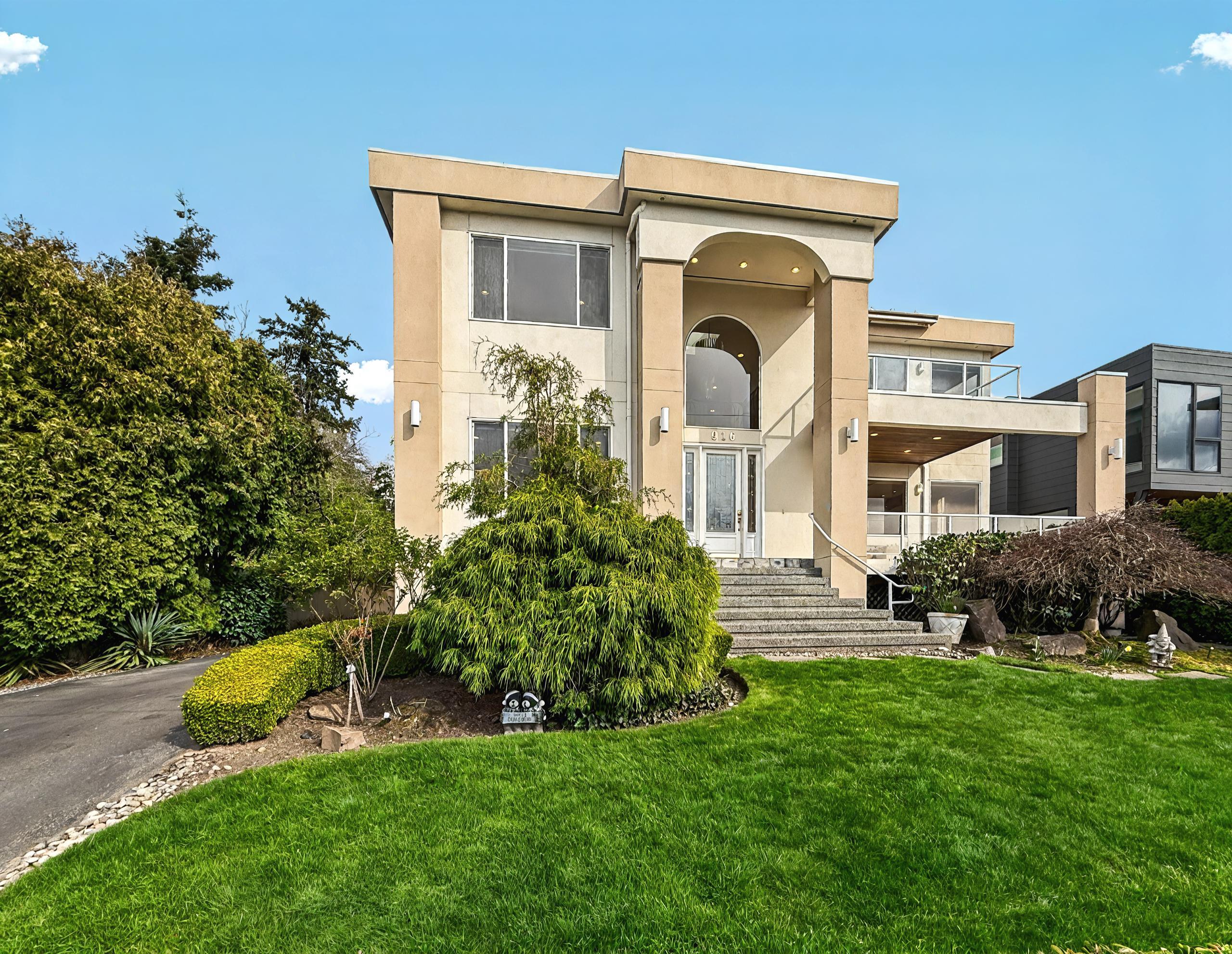 Residential rental property in Kirkland WA with professional landscaping, managed by Sagareus Property Management