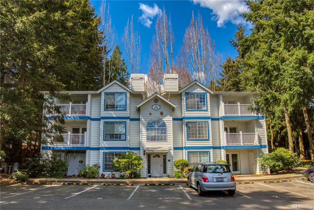 Redmond WA rental property exterior, professionally managed single-family home near tech employers